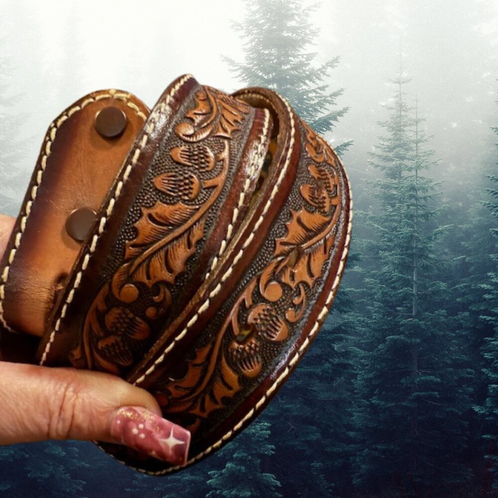 Genuine Leather Belt with Acorns and White Stitching Size 34 (10011)